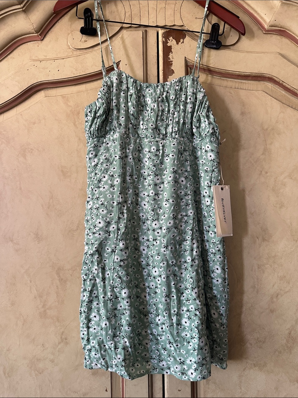 NWT BlueVelvet Smocked Floral Mini Dress/Top in Mint Green size Large